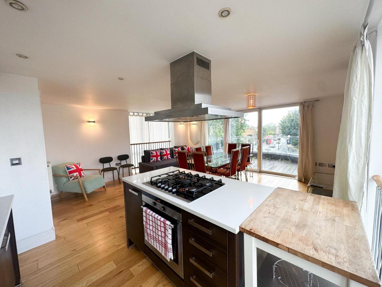 Clapham Court Penthouse Лондон